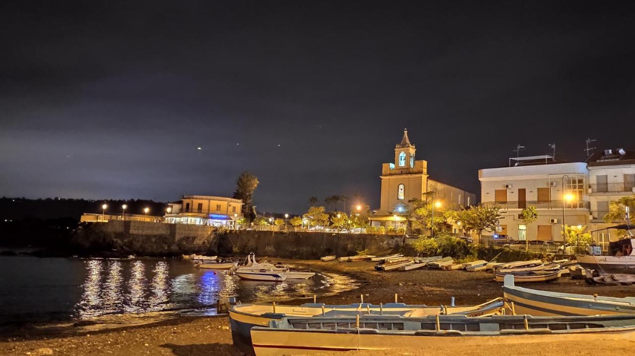 Casa Del Sole "Tra L'Etna E Il Mare" Villa Acireale Luaran gambar