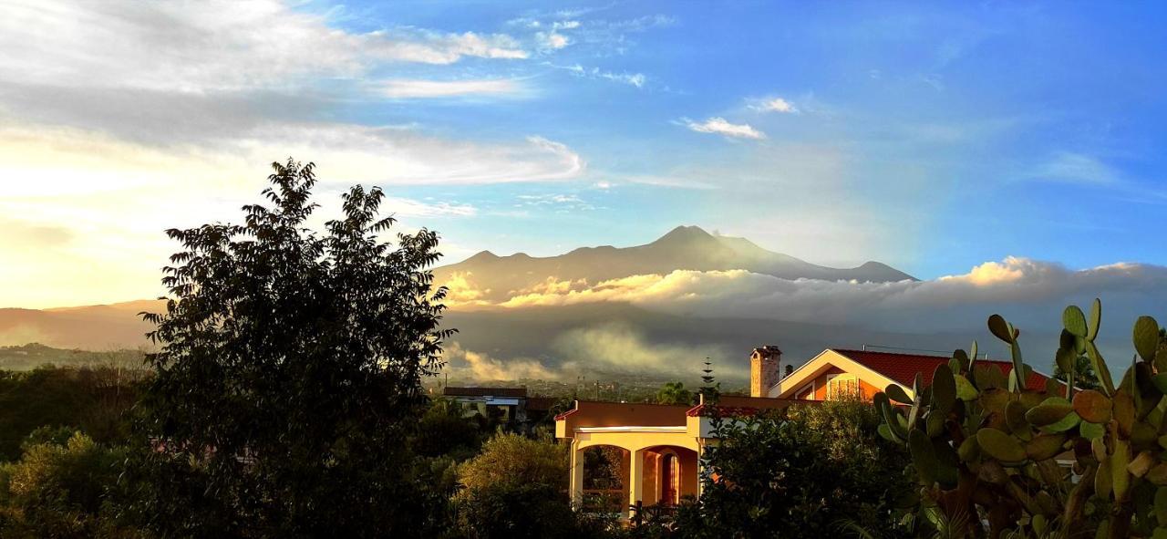 Casa Del Sole "Tra L'Etna E Il Mare" Villa Acireale Luaran gambar