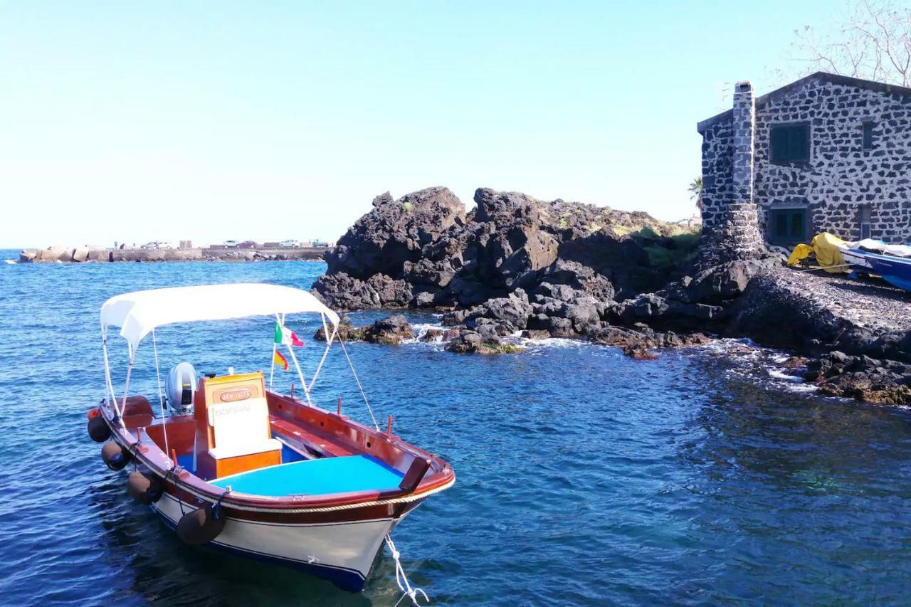 Casa Del Sole "Tra L'Etna E Il Mare" Villa Acireale Luaran gambar