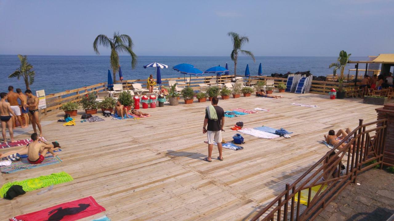 Casa Del Sole "Tra L'Etna E Il Mare" Villa Acireale Luaran gambar